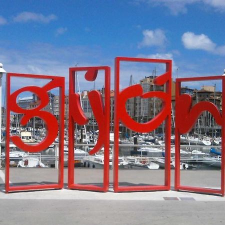 Urquijo Playa By Flowhome Gijón Exterior foto